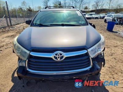 Piąte zdjęcie samochodu w środku: 2015 TOYOTA HIGHLANDER XLE VIN:5TDJKRFHXFS109992 - miniatura