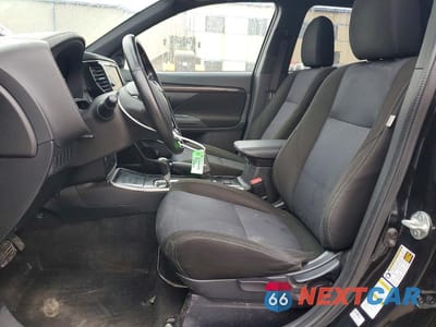 Zdjęcie 7 z 12 samochodu: 2018 MITSUBISHI OUTLANDER SE VIN:JA4AD3A33JZ029230 - miniatura