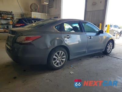 Trzecie zdjęcie samochodu z tyłu: 2015 NISSAN ALTIMA 2.5 S VIN:1N4AL3AP4FC419944 - miniatura