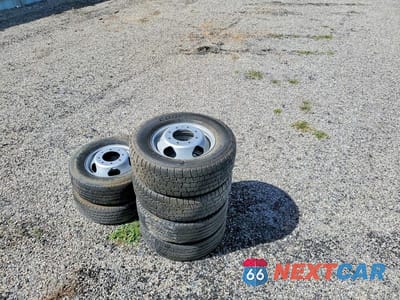 Zdjęcie 12 z 13 samochodu: 2021 GMC SIERRA K3500 DENALI VIN:1GT49WEY0MF202901 - miniatura