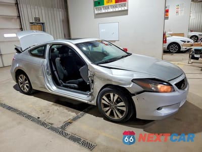 Czwarte zdjęcie samochodu z boku: 2010 HONDA ACCORD EX VIN:1HGCS1B75AA001570 - miniatura