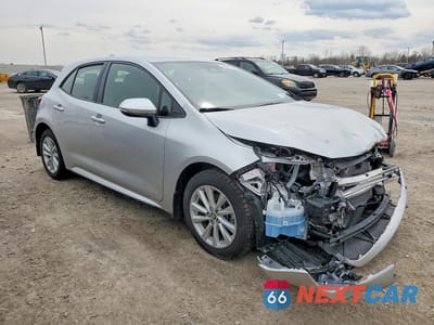 Czwarte zdjęcie samochodu z boku: 2023 TOYOTA COROLLA HATCHBACK SE VIN:JTND4MBE9P3205911 - miniatura