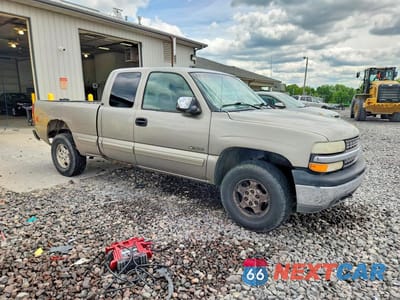 Czwarte zdjęcie samochodu z boku: 1999 CHEVROLET SILVERADO K1500 VIN:1GCEK19T3XE244855 - miniatura