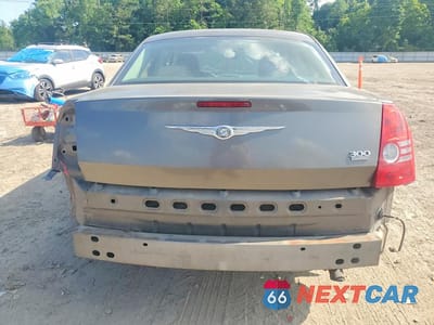 Zdjęcie 6 z 13 samochodu: 2010 CHRYSLER 300 TOURING VIN:2C3CA4CD4AH101625 - miniatura