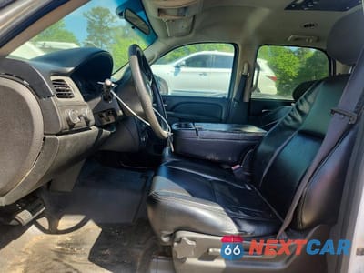 Zdjęcie 7 z 12 samochodu: 2010 CHEVROLET TAHOE K1500 LS VIN:1GNUKAE09AR285733 - miniatura