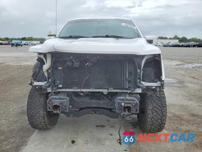 Piąte zdjęcie samochodu w środku: 2021 FORD F150 SUPERCREW VIN:1FTFW1E51MKD28282 - miniatura