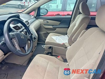 Piąte zdjęcie samochodu w środku: 2016 HONDA ODYSSEY LX VIN:5FNRL5H26GB086279 - miniatura