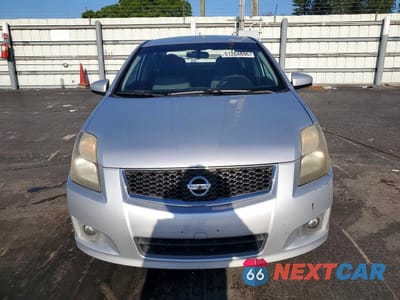 Piąte zdjęcie samochodu w środku: 2010 NISSAN SENTRA 2.0 VIN:3N1AB6AP7AL651095 - miniatura
