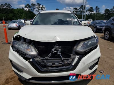 Piąte zdjęcie samochodu w środku: 2020 NISSAN ROGUE SV VIN:JN8AT2MTXLW010469 - miniatura