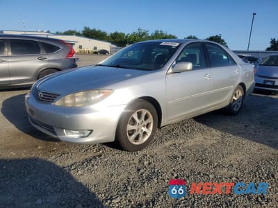 2005 TOYOTA CAMRY XLE 4T1BE30K75U100430 - główne zdjęcie licytacji z USA - miniatura