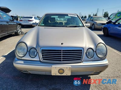 Piąte zdjęcie samochodu w środku: 1998 MERCEDES-BENZ E 320 4MATIC VIN:WDBJF82F0WX004082 - miniatura