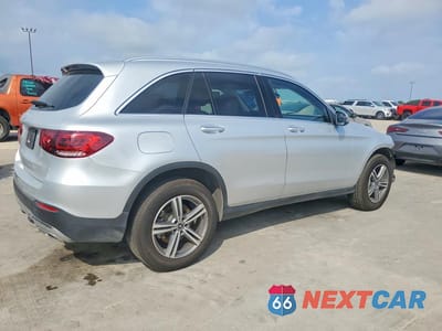 Trzecie zdjęcie samochodu z tyłu: 2020 MERCEDES-BENZ GLC 300 VIN:WDC0G8DB8LF727338 - miniatura