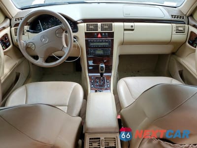 Zdjęcie 8 z 12 samochodu: 2001 MERCEDES-BENZ E 320 VIN:WDBJF65J31B259867 - miniatura