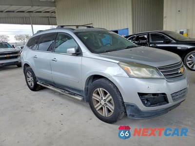 Czwarte zdjęcie samochodu z boku: 2015 CHEVROLET TRAVERSE LT VIN:1GNKRGKD2FJ321927 - miniatura