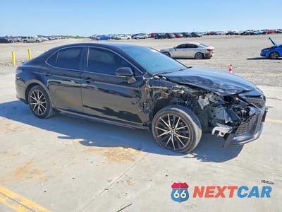 Czwarte zdjęcie samochodu z boku: 2023 TOYOTA CAMRY SE VIN:4T1G11AK9PU825809 - miniatura