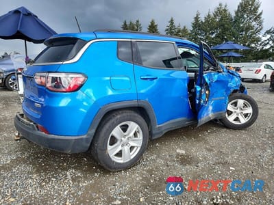 Trzecie zdjęcie samochodu z tyłu: 2022 JEEP COMPASS LATITUDE VIN:3C4NJDBB0NT120805 - miniatura