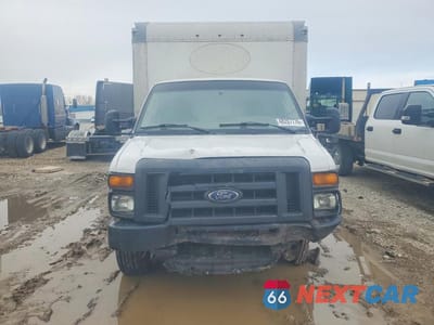 Piąte zdjęcie samochodu w środku: 2017 FORD E350 BOX TRUCK VIN:1FDWE3FS9HDC40847 - miniatura