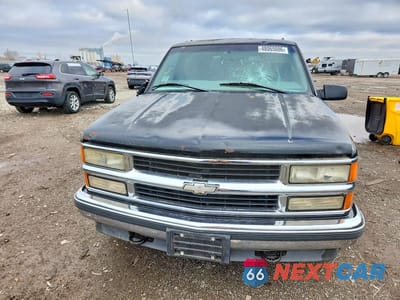 Piąte zdjęcie samochodu w środku: 1999 CHEVROLET TAHOE K1500 VIN:1GNEK13R4XJ376535 - miniatura