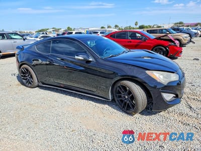 Czwarte zdjęcie samochodu z boku: 2014 HYUNDAI GENESIS COUPE 3.8L VIN:KMHHU6KJ4EU118242 - miniatura