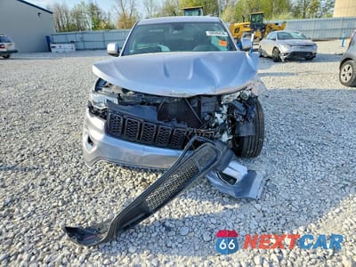 Piąte zdjęcie samochodu w środku: 2021 JEEP GRAND CHEROKEE LAREDO VIN:1C4RJFAG1MC649183 - miniatura