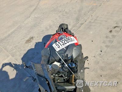 Piąte zdjęcie samochodu w środku: 2024 BMW S 1000 RR VIN:WB10E6300R6K13909 - miniatura
