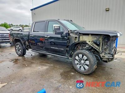 Czwarte zdjęcie samochodu z boku: 2024 GMC SIERRA K3500 DENALI VIN:1GT49WEY1RF262886 - miniatura
