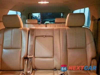 Zdjęcie 10 z 13 samochodu: 2011 CHEVROLET SUBURBAN K1500 LT VIN:1GNSKJE33BR334511 - miniatura