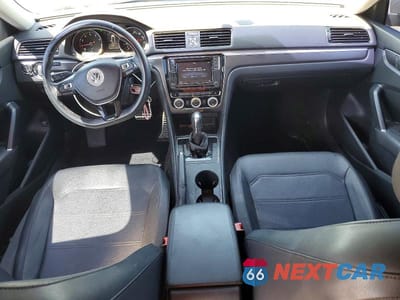 Zdjęcie 8 z 12 samochodu: 2017 VOLKSWAGEN PASSAT R-LINE VIN:1VWDT7A31HC062640 - miniatura