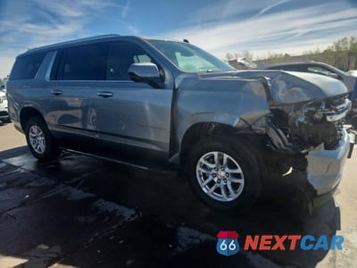 Czwarte zdjęcie samochodu z boku: 2024 CHEVROLET SUBURBAN K1500 LS VIN:1GNSKBKT2RR358707 - miniatura