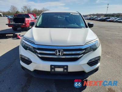 Piąte zdjęcie samochodu w środku: 2018 HONDA PILOT LX VIN:5FNYF6H13JB022269 - miniatura