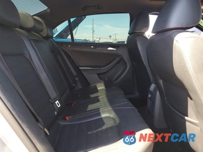 Zdjęcie 10 z 13 samochodu: 2016 VOLKSWAGEN JETTA GLI VIN:3VW4T7AJXGM348837 - miniatura