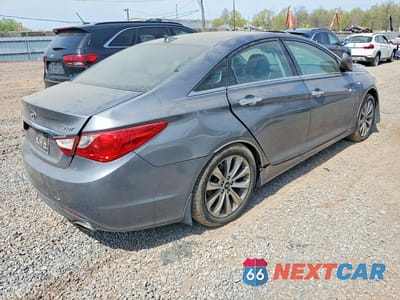 Trzecie zdjęcie samochodu z tyłu: 2012 HYUNDAI SONATA SE 2.0T VIN:5NPEC4AB9CH417628 - miniatura