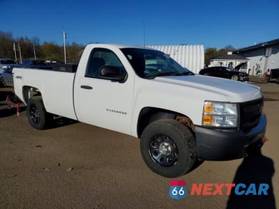 Czwarte zdjęcie samochodu z boku: 2013 CHEVROLET SILVERADO K1500 VIN:1GCNKPE0XDZ414325 - miniatura