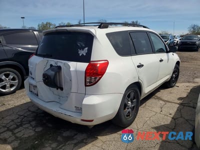 Trzecie zdjęcie samochodu z tyłu: 2006 TOYOTA RAV4 BASE VIN:JTMZD33V265008889 - miniatura