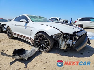 Czwarte zdjęcie samochodu z boku: 2018 FORD MUSTANG GT VIN:1FA6P8CFXJ5136425 - miniatura