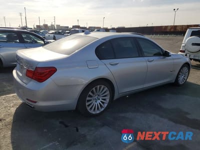 Trzecie zdjęcie samochodu z tyłu: 2009 BMW 750 I VIN:WBAKA83559CY34186 - miniatura