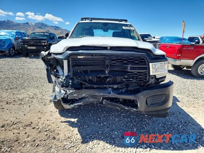 Piąte zdjęcie samochodu w środku: 2019 RAM 2500 TRADESMAN VIN:3C6UR5HL9KG570314 - miniatura