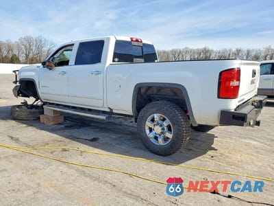 Drugie zdjęcie samochodu z przodu: 2017 GMC SIERRA K2500 SLT VIN:1GT12TEG3HF121149 - miniatura