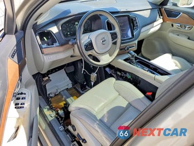 Zdjęcie 8 z 13 samochodu: 2016 VOLVO XC90 T6 VIN:YV4A22PLXG1062839 - miniatura