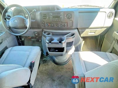 Zdjęcie 9 z 10 samochodu: 2011 FORD ECONOLINE E350 SUPER DUTY WAGON VIN:1FBNE3BL6BDB17632 - miniatura