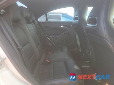 Zdjęcie 10 z 13 samochodu: 2018 MERCEDES-BENZ CLA 250 4MATIC VIN:WDDSJ4GB3JN510325 - miniatura