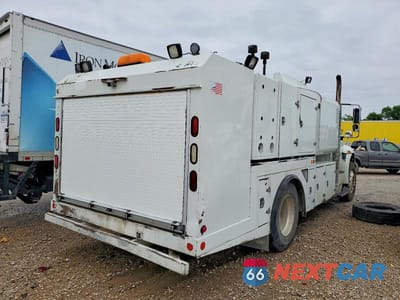 Czwarte zdjęcie samochodu z boku: 2017 INTERNATIONAL 4400 UTILITY / SERVICE TRUCK VIN:1HTMKSTN7HH722256 - miniatura