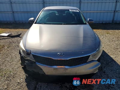 Piąte zdjęcie samochodu w środku: 2016 KIA OPTIMA LX VIN:5XXGT4L37GG100284 - miniatura