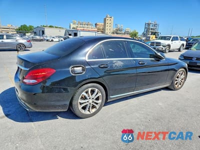 Trzecie zdjęcie samochodu z tyłu: 2015 MERCEDES-BENZ C 300 VIN:55SWF4JB0FU076567 - miniatura