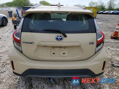 Zdjęcie 6 z 12 samochodu: 2018 TOYOTA PRIUS C TWO VIN:JTDKDTB3XJ1604625 - miniatura