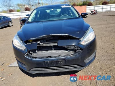 Piąte zdjęcie samochodu w środku: 2017 FORD FOCUS SE VIN:1FADP3F29HL269167 - miniatura