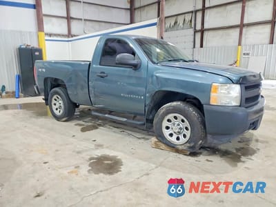 Czwarte zdjęcie samochodu z boku: 2008 CHEVROLET SILVERADO K1500 VIN:1GCEK14X08Z177720 - miniatura