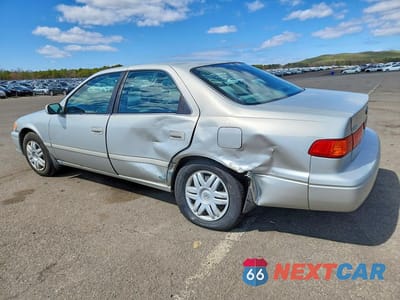 Drugie zdjęcie samochodu z przodu: 2001 TOYOTA CAMRY LE VIN:4T1BG22K51U848217 - miniatura