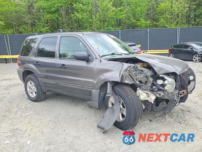 Czwarte zdjęcie samochodu z boku: 2006 FORD ESCAPE XLT VIN:1FMYU03Z86KA23200 - miniatura