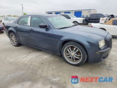 Czwarte zdjęcie samochodu z boku: 2008 CHRYSLER 300C VIN:2C3KA63H38H126262 - miniatura